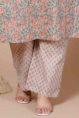 Women Plus Size Brown Floral Printed Gotta Patti Pure Cotton Kurta with Palazzos 7
