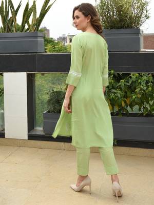 Green embroidered cotton chikankari-kurtis 3