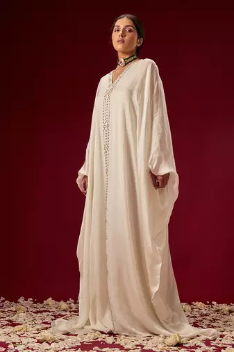 WHITE KAFTAN