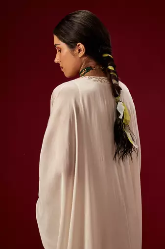 WHITE KAFTAN