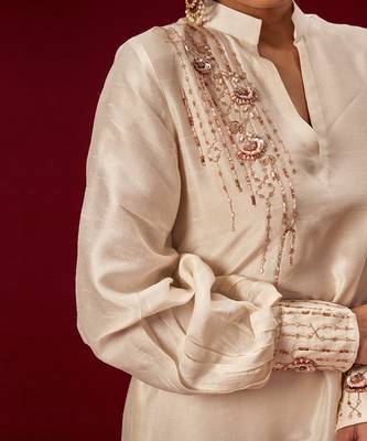 WHITE OVERSIZED KURTA 4