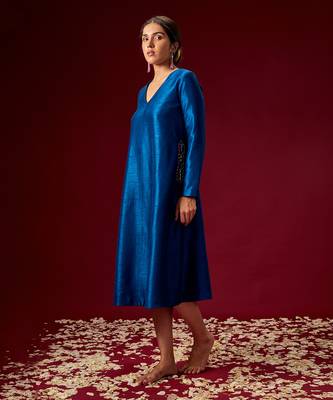 BLUE KURTA WITH EMBELLISHED POCKETS 1