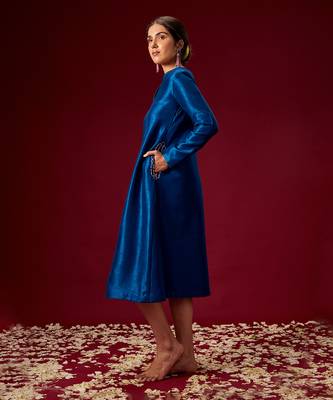 BLUE KURTA WITH EMBELLISHED POCKETS 2
