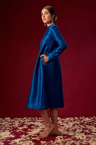 BLUE KURTA WITH EMBELLISHED POCKETS