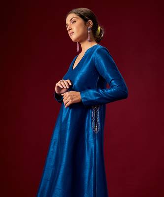 BLUE KURTA WITH EMBELLISHED POCKETS 4