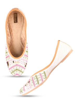Desi Colour White Multiline Womens Indian Ethnic Comfort Footwear/Punjabi Jutti 1