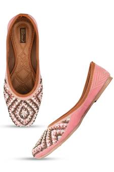 Desi Colour Soft Pink Hand Embroidered Womens Indian Ethnic Comfort Footwear/Punjabi Jutti