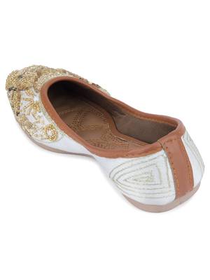 Desi Colour Golden Designer Dabka Womens Indian Ethnic Comfort Footwear/Punjabi Jutti 4