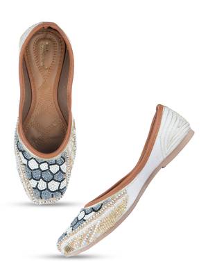 Desi Colour Multi Designer Dabka Womens Indian Ethnic Comfort Footwear/Punjabi Jutti3 1