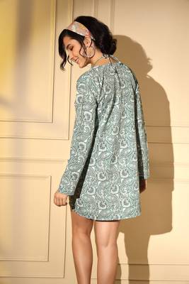 TURQUOISE ABSTRACT PRINTED CREPE SHRUG JACKET WITH TOP AND SHORTY SHORTS CO-ORDS INDO WESTERN SUIT 3