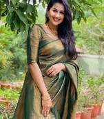 Green Woven Banarasi Silk Blend Saree With Blouse