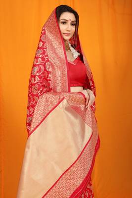 RED BANARASI SILK BEAUTIFUL SAREE WITH BLOUSE  3