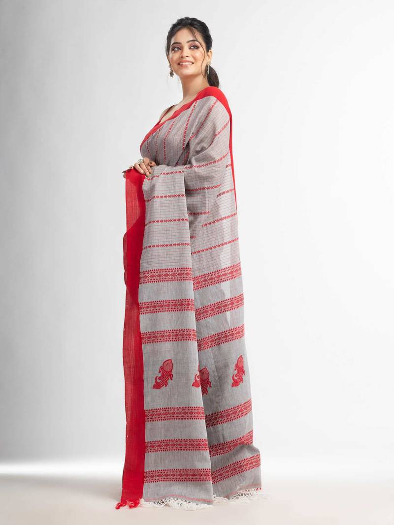 Grey all body small fish design with fish design pallu in solid border handwoven Cotton-Sarees