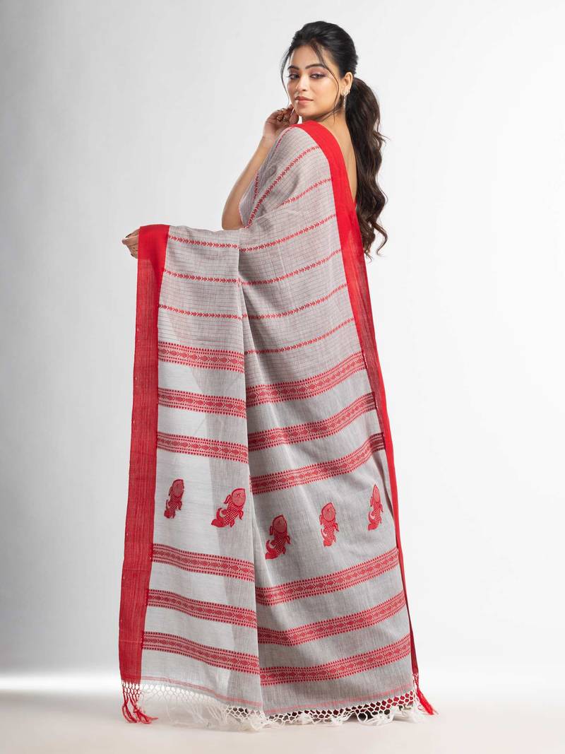 Grey all body small fish design with fish design pallu in solid border handwoven Cotton-Sarees