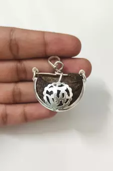 Original 1 Mukhi Nepali Om Rudraksha Silver Plated Pendant at Wholesale Rate Chakra Healing One Faced Beads 1 Pcs