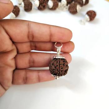 Original 4 Mukhi Nepali Rudraksha Silver Plated Pendant at Wholesale Rate Chakra Healing Four Faced Beads 1 Pcs 4