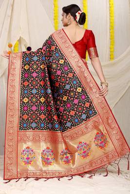 BLACK BEAUTIFUL PATOLA SAREE WITH BLOUSE 4