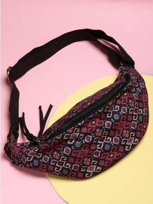 Black, Maroon. Dimensions (LxHxW) : 37 x 15 x 10 cm 2