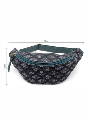 Black & Green Waist Pouch from Collection. Crafted with the .(LxHxW) : 37 x 15 x 10 cm 3