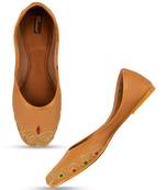 Desi Colour Tan Embroidered Casual Wear Women Ethnic Footwear/Punjabi Jutti