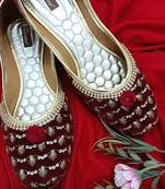 Desi Colour Maroon Star women Ethnic Footwear/Punjabi Jutti