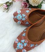 Desi Colour Brown Embroidered women Ethnic Footwear/Punjabi Jutti