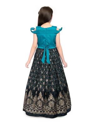 Betty Blue coloured Gown will make your little one look beautiful. 5