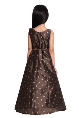 Betty R.Green coloured Gown will make your little one look beautiful. 4