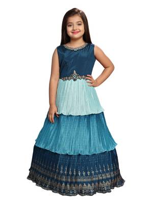 Betty Firozi coloured Gown will make your little one look beautiful. 1