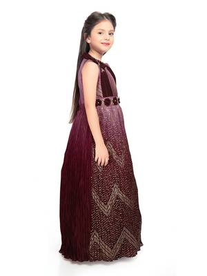 Wine coloured Gown will make your little one look beautiful. 3