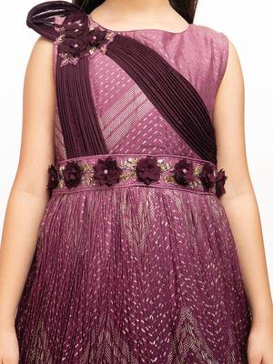 Wine coloured Gown will make your little one look beautiful. 5