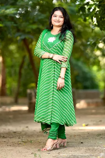 Bareli Leheriya Suit Set