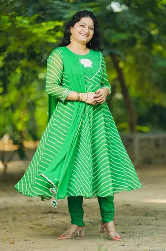 Bareli Leheriya Suit Set