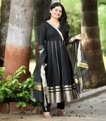 Zairaanarkali Suit Set