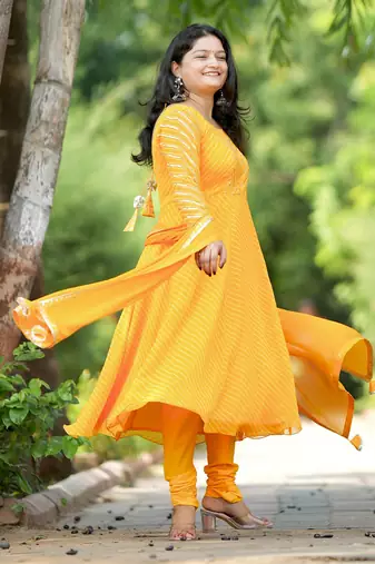Tej Leheriya Suit Set