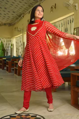 Red Lotus Leheriya Suit Set