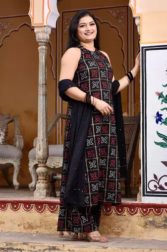 Kaara Suit Set