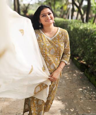 Musturd Floral Suit Set 3
