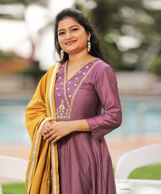 Saanj Embroidery Suit Set 3