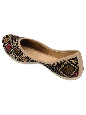 Desi Colour Black Multi Embroidered women Ethnic Footwear/Punjabi Jutti 3