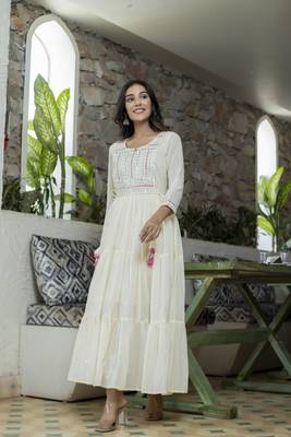 KAAJH White Embroidered Anarkali Kurta 6