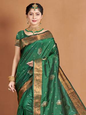 Green Banarasi silk blend Woven Zari Work Traditional Saree 3