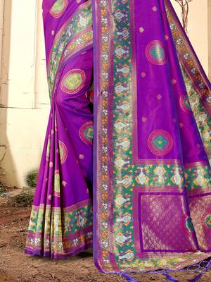 Sangam Prints Purple Silk  Woven Zari Work Traditional Tassle Saree 3