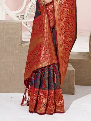 Sangam Prints Violet KanJivaram Silk Woven Work Traditional Tassle Saree 3