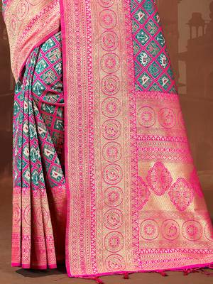Sangam Prints Pink Patola Silk Woven Work Traditional Tassle Saree 3