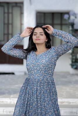 Grey Nayra Cut Floral Digital Print Kurti 4