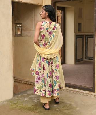 Yellow Floral Printed Kurta Set 3