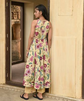 Yellow Floral Printed Kurta Set 4