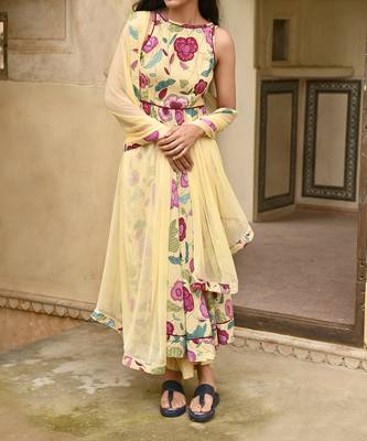 Yellow Floral Printed Kurta Set 6