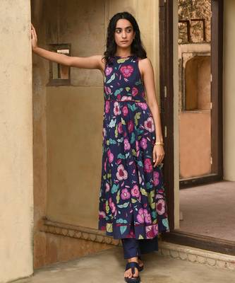 Blue Floral Printed Mulmul Kurta Set 3